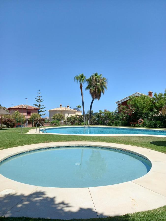 Amplio, Luminoso Y Moderno Con Amplia Terraza Y Hermosas Vistas En Exclusiva Urbanizacion Apartamento Benalmádena