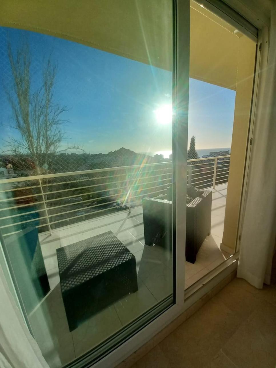 Apartamento Amplio, Luminoso Y Moderno Con Amplia Terraza Y Hermosas Vistas En Exclusiva Urbanizacion Benalmádena