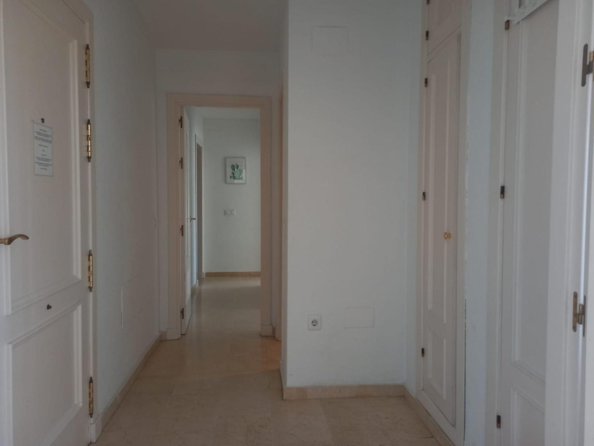 Appartement Amplio, Luminoso Y Moderno Con Amplia Terraza Y Hermosas Vistas En Exclusiva Urbanizacion
